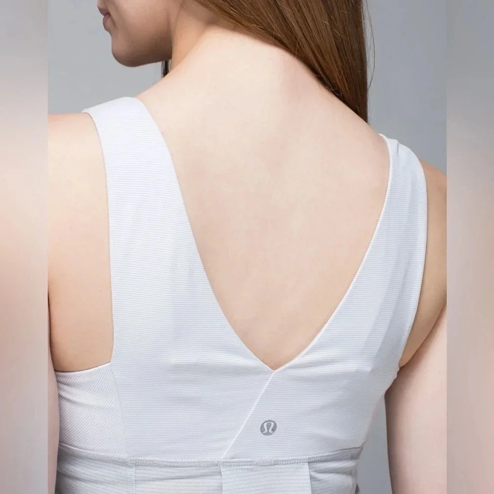 Lululemon Run: Ta Ta Topper White Gray Stripe Size 8 Yoga Active‎ Workout Top